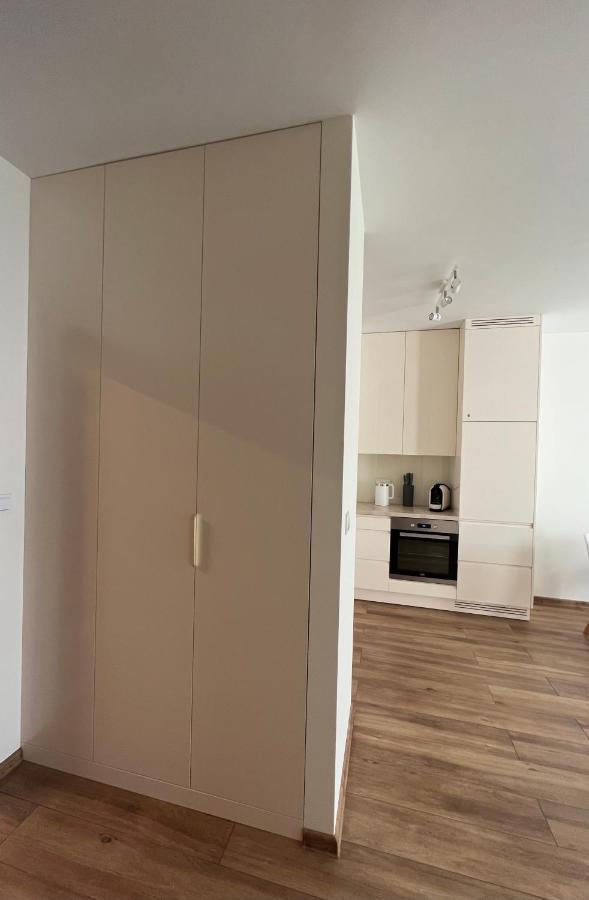 Apartament 26 Metro Appartement Warschau Buitenkant foto