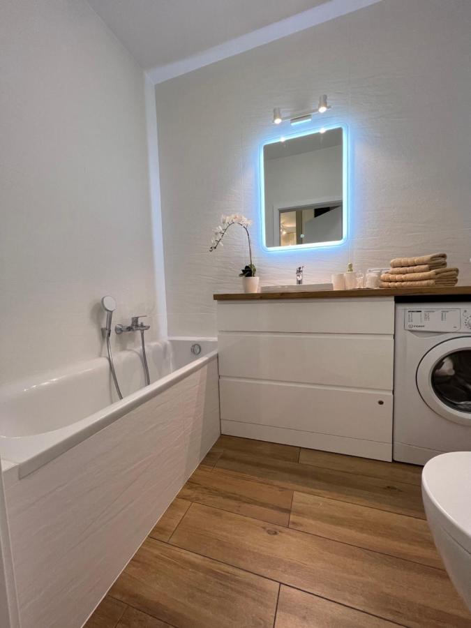 Apartament 26 Metro Appartement Warschau Buitenkant foto