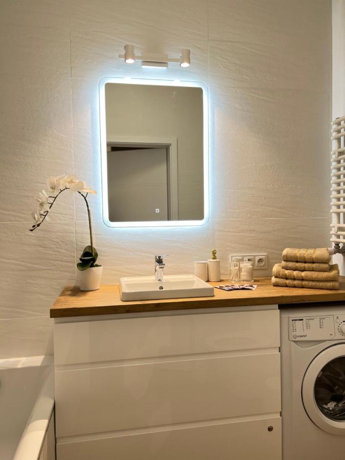 Apartament 26 Metro Appartement Warschau Buitenkant foto